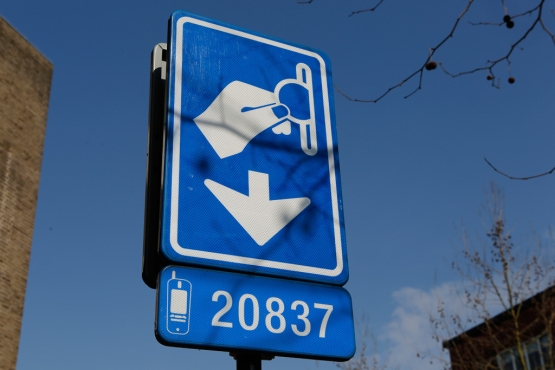 Bord met een zone-nummer.